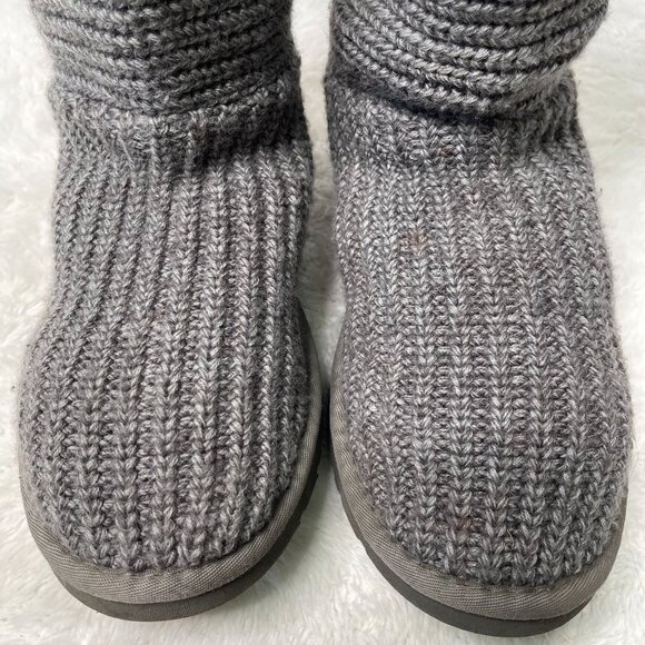 UGG #5819 Women's Grey Classic Cardy Button Knit Boot Shoes Size 9 - Picture 11 of 14